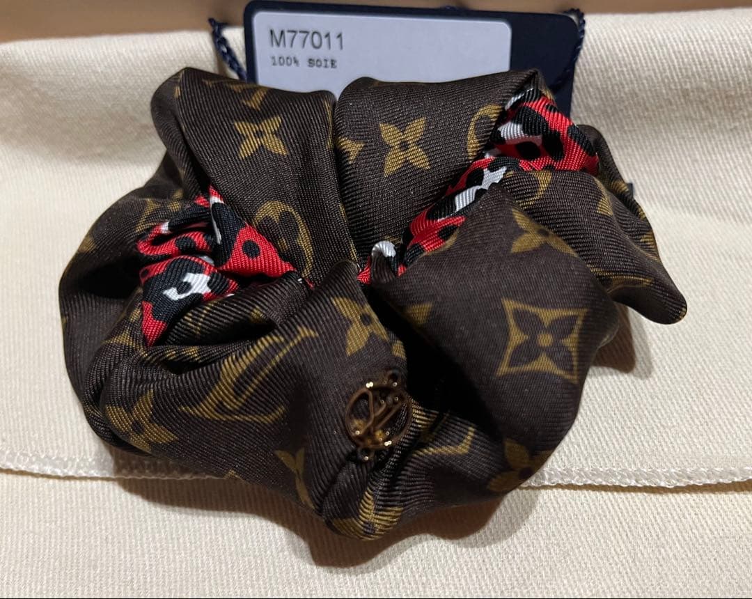 LOUIS VUITTON ヘアゴム M77011