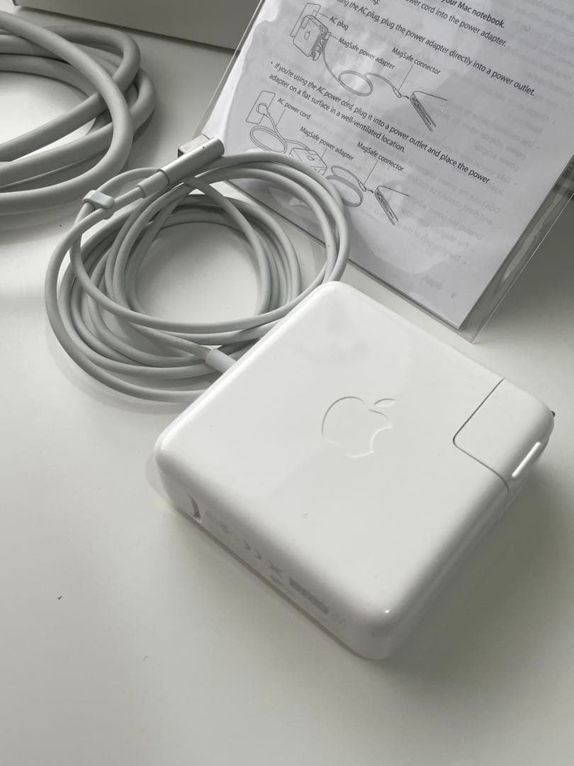 Apple 純正 MagSafe 電源アダプタ 85W MC556J/B 箱付き