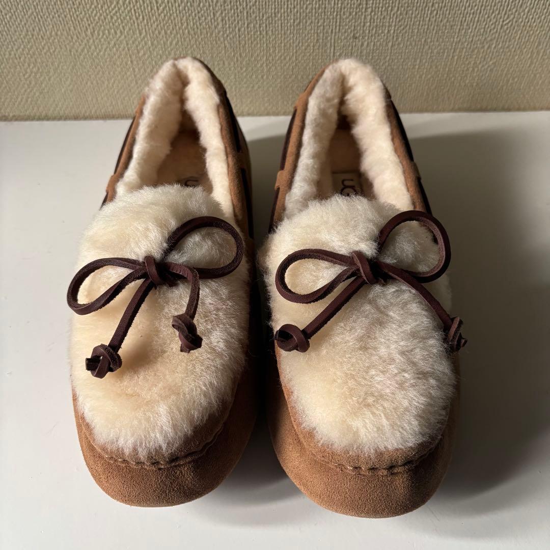 未使用級⭐︎UGG アグ モカシン ファー シープスキン スリッポン 23.0