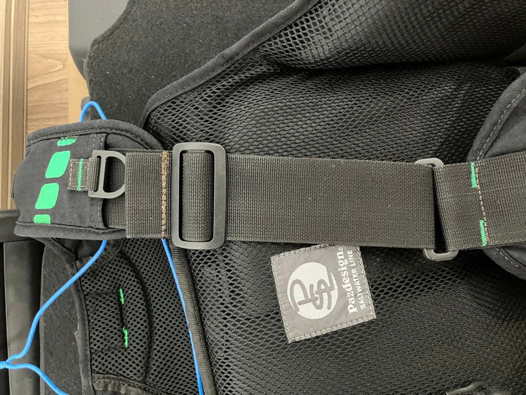 Pazdesign フィッシングベスト ブラック/グリーン