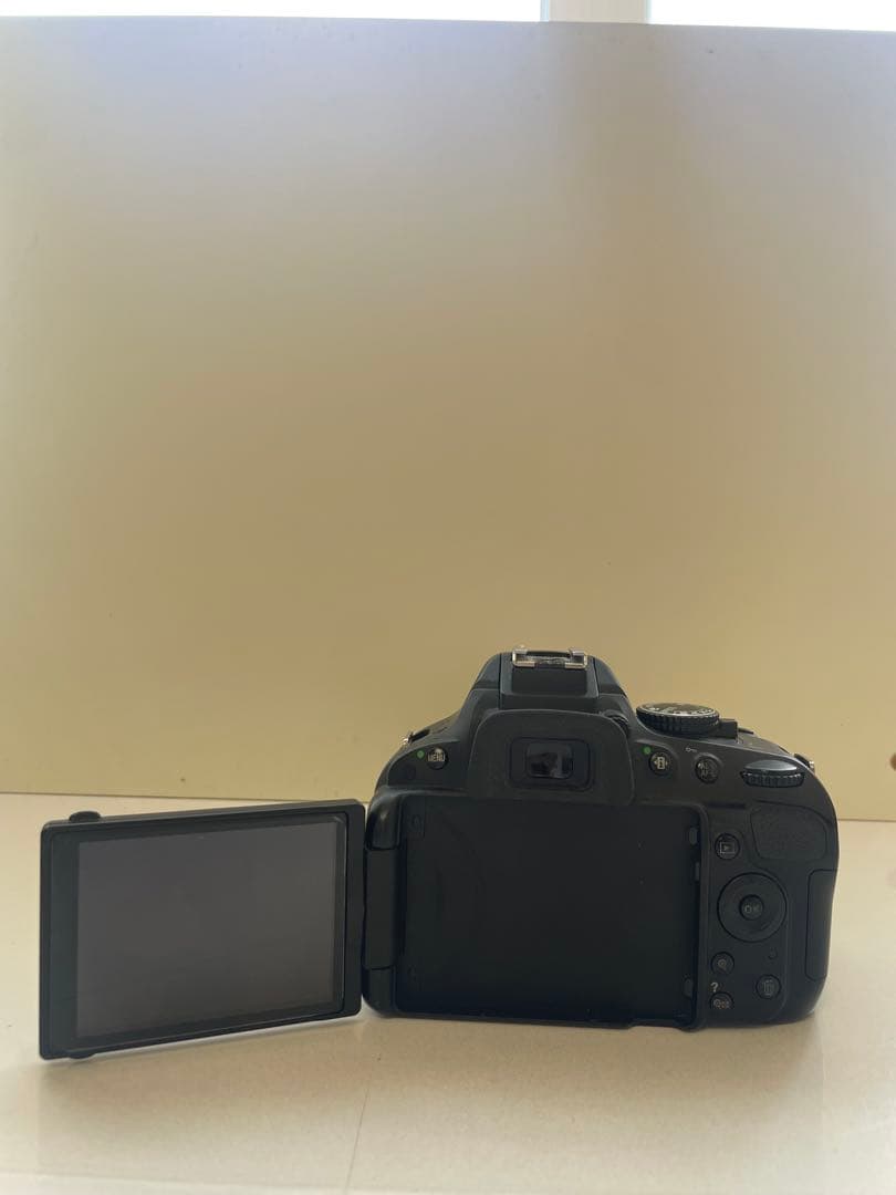 Nikon D5100 デジタル一眼レフカメラ 70-300mm