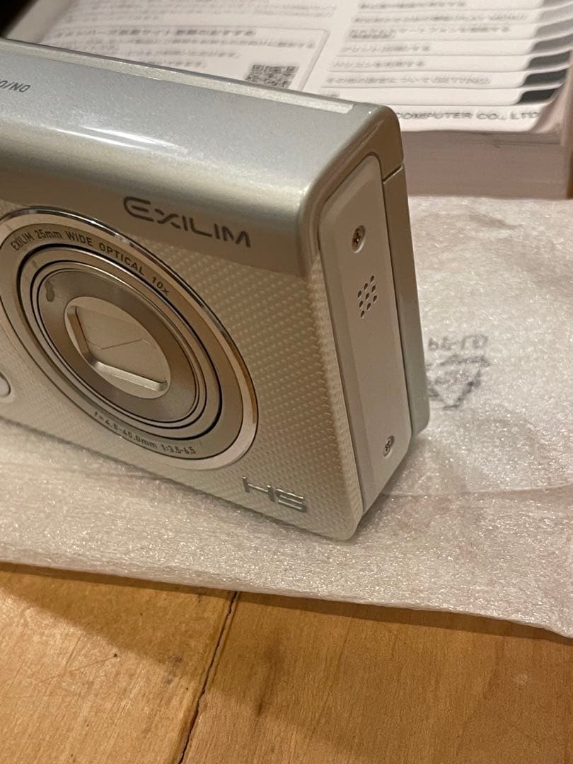 ✨美品✨CASIO EXILIM EX-ZR60 コンパクトデジタルカメラ