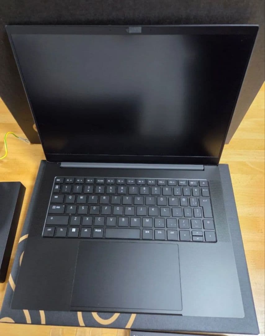 Razer Blade 14(RTX 4070) メモリ32GBSSD：2TB