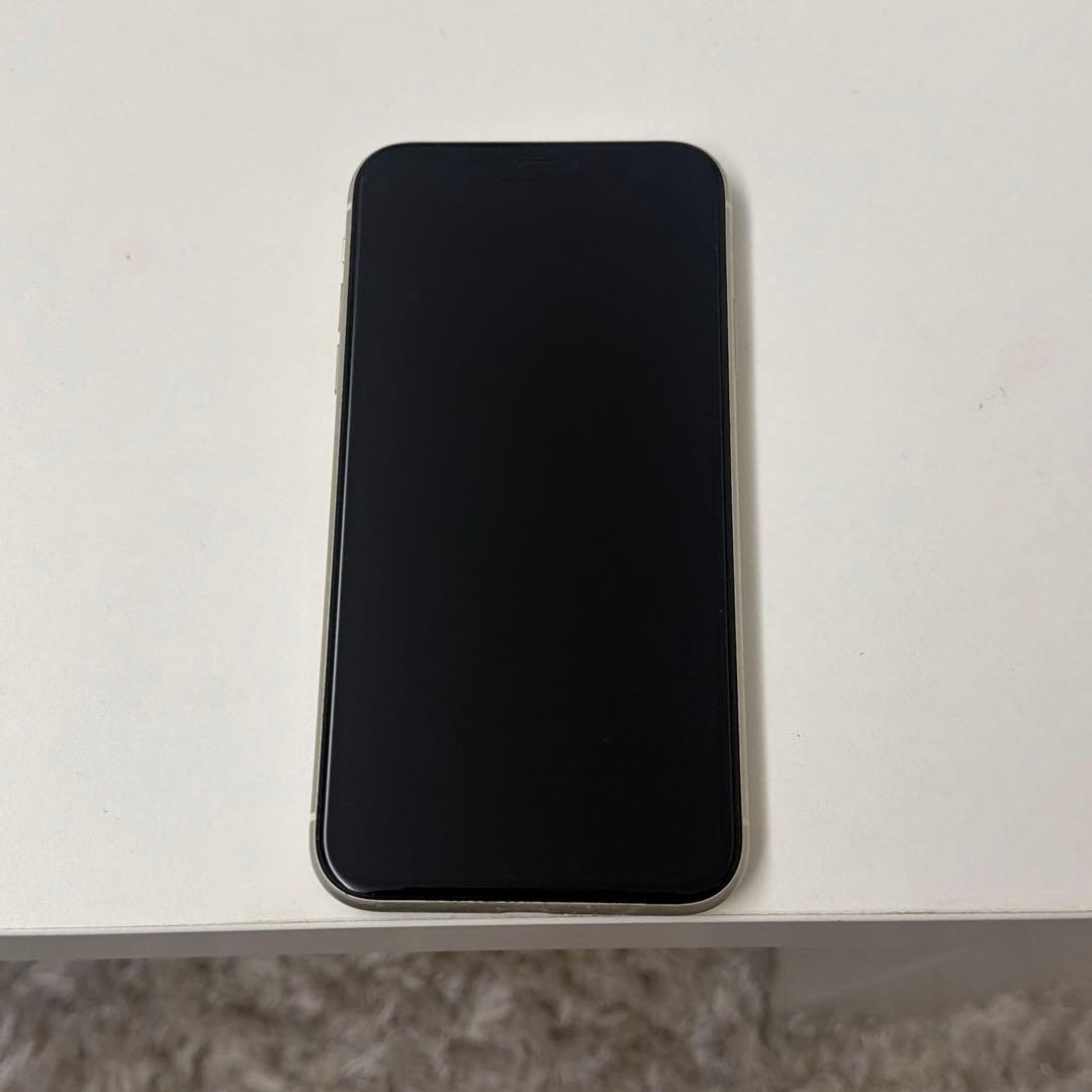iPhone11 128GB ホワイト SIMロックあり