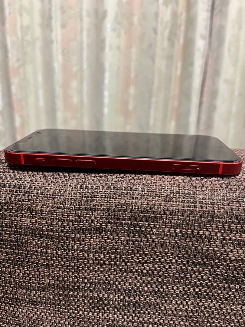 Apple iPhone 12 赤
