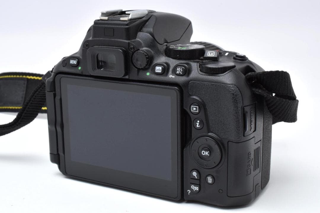 ニコン　Nikon D5500 レンズキット ≪S数1562回≫