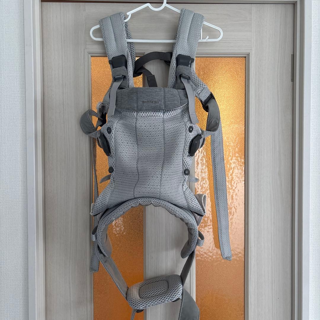 グレー 抱っこ紐　ベビービョルン　ハーモニー