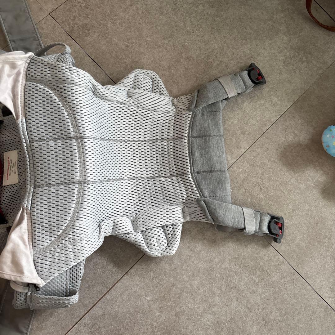 グレー 抱っこ紐　ベビービョルン　ハーモニー