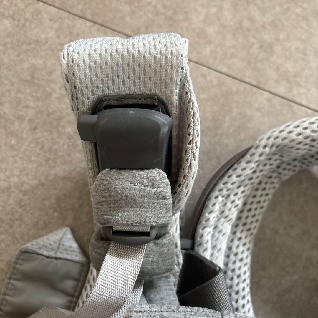 グレー 抱っこ紐　ベビービョルン　ハーモニー