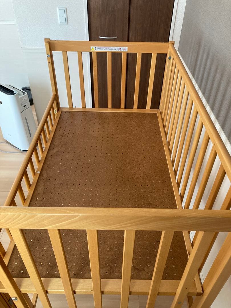 ヤマサキ木製ベビーベッド キャスター付き