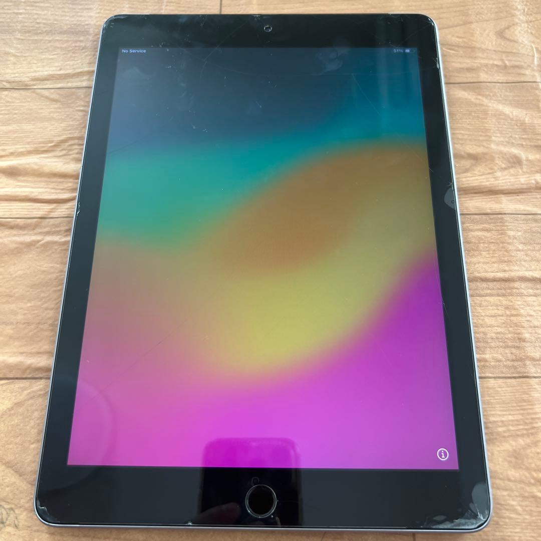 Apple iPad シルバー　第6世代　32GB