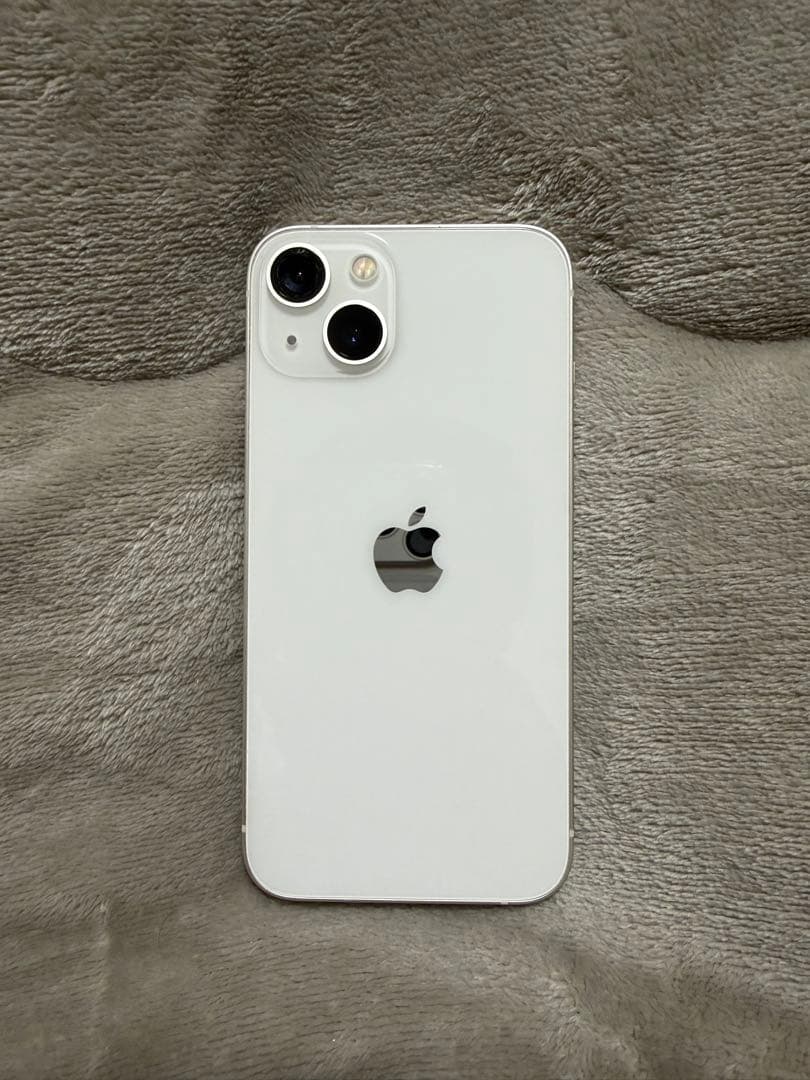 Apple iPhone 13 スターライト 256ギガバイト 電池容量