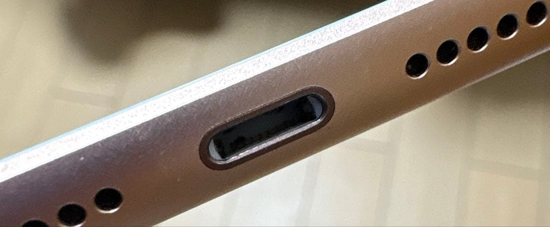 Apple iPad（32GB）ゴールド　本体