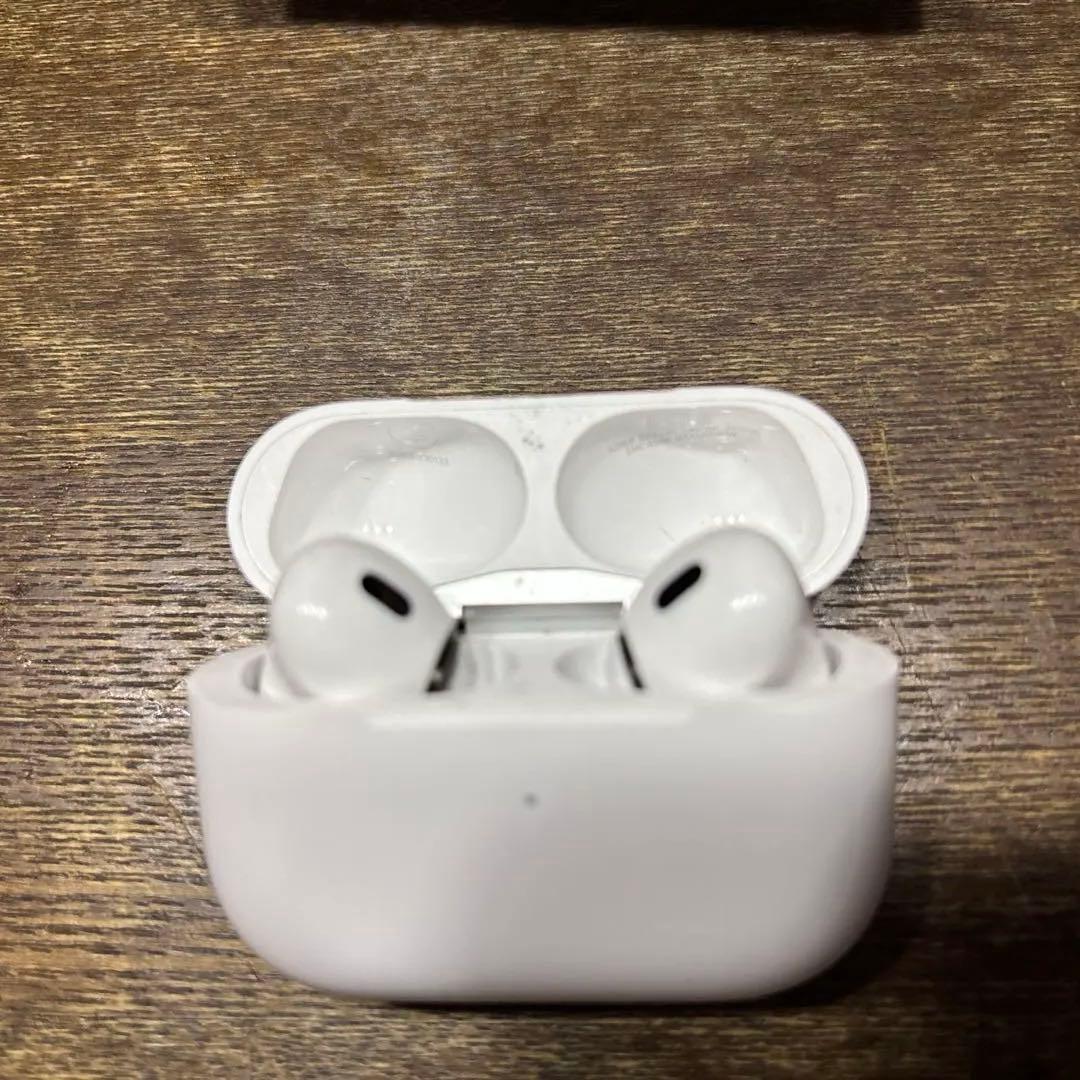 Airpods Pro2 (USB Type-C)。ケース付き。