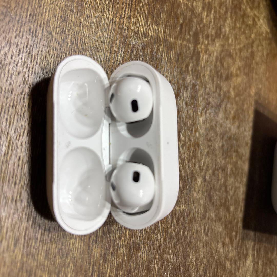 Airpods Pro2 (USB Type-C)。ケース付き。