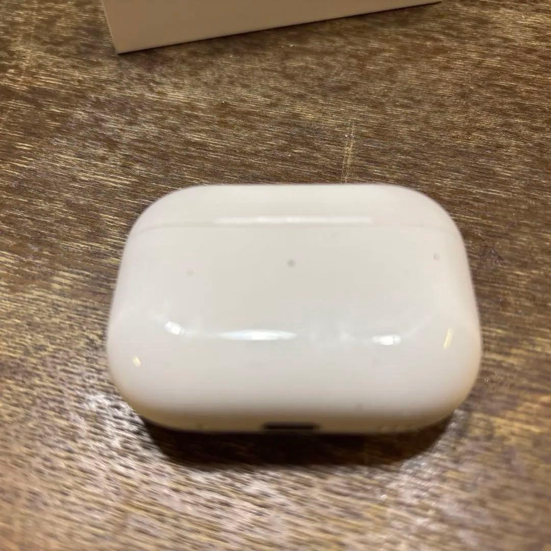 Airpods Pro2 (USB Type-C)。ケース付き。