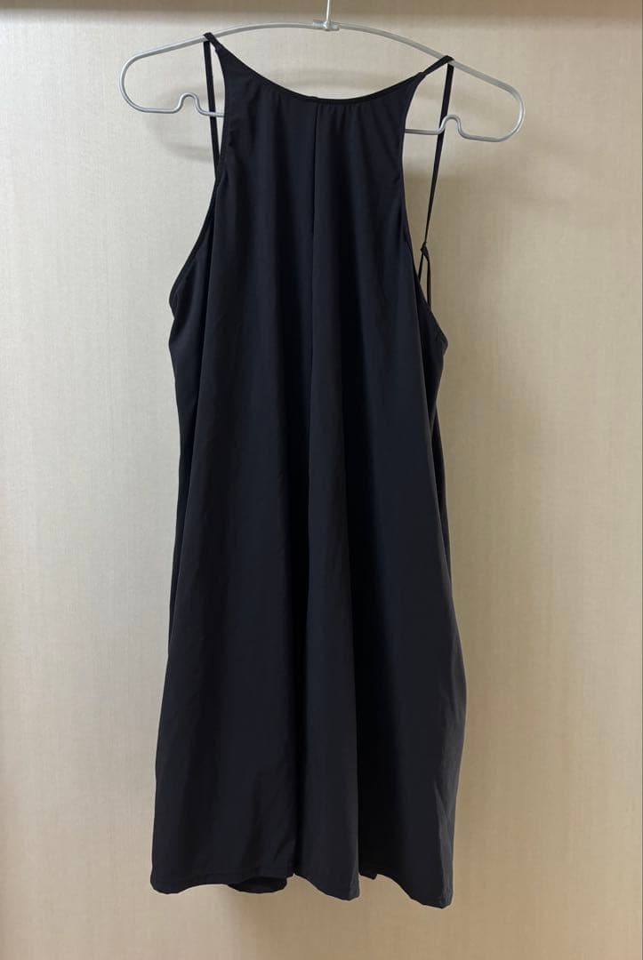 新品未使用 ETRE カバーアップショートオールインワン ラッシュガード