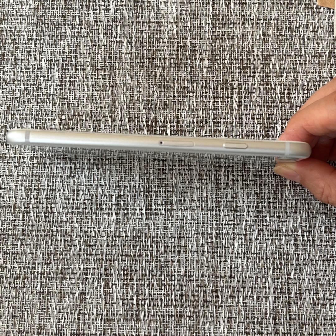 iPhone8ホワイト256G バッテリー93%