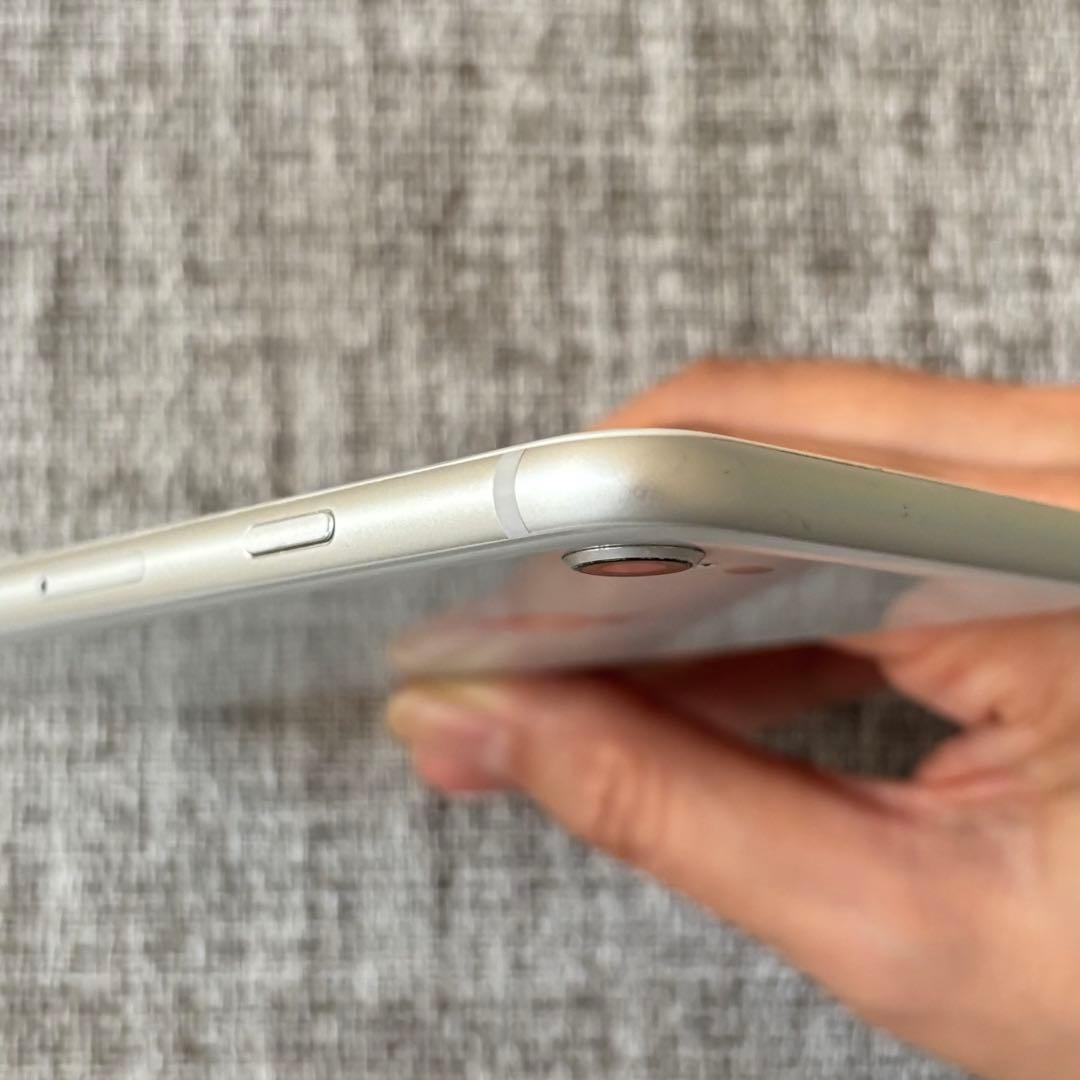 iPhone8ホワイト256G バッテリー93%