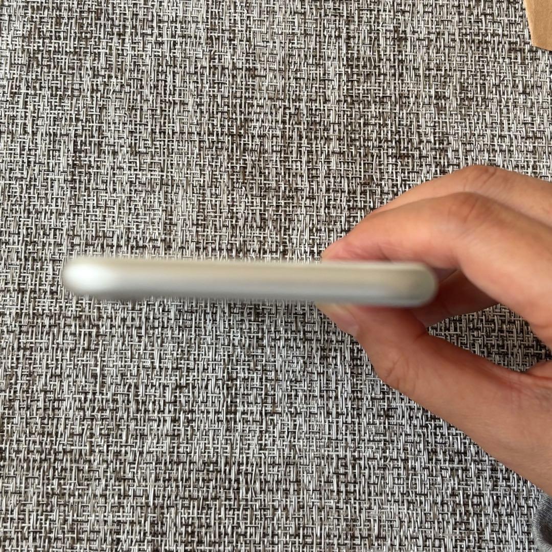 iPhone8ホワイト256G バッテリー93%