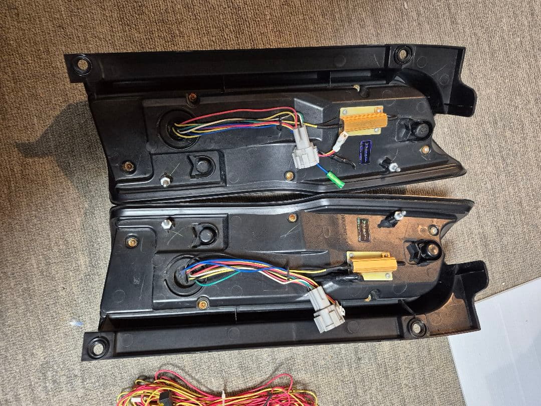 キャラバンNV350専用Valenti LEDテールランプ 配線付き