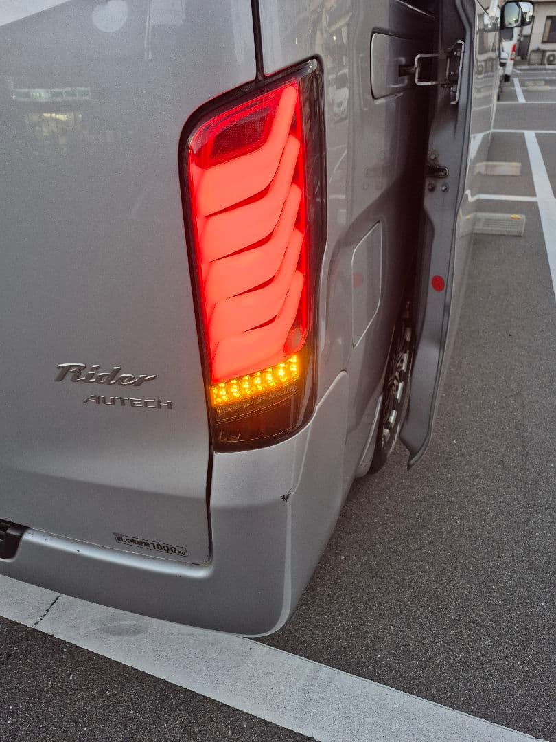 キャラバンNV350専用Valenti LEDテールランプ 配線付き