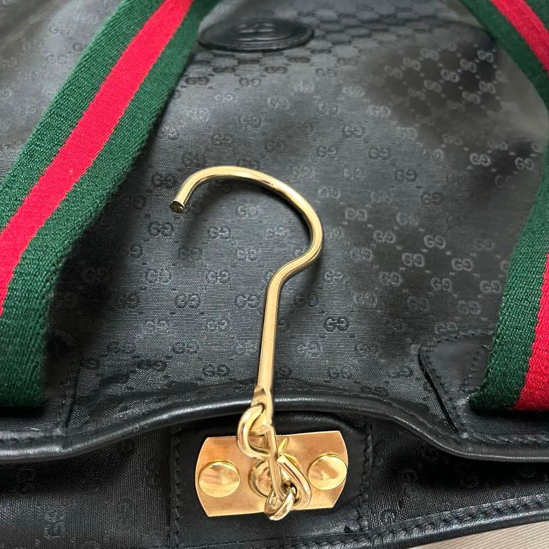 極美品　GUCCI ＧＧ柄　レザー　ガーメントケース　ハンガーつき　黒
