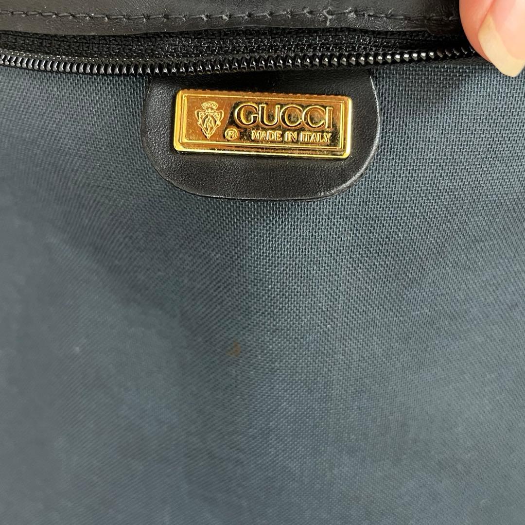 極美品　GUCCI ＧＧ柄　レザー　ガーメントケース　ハンガーつき　黒