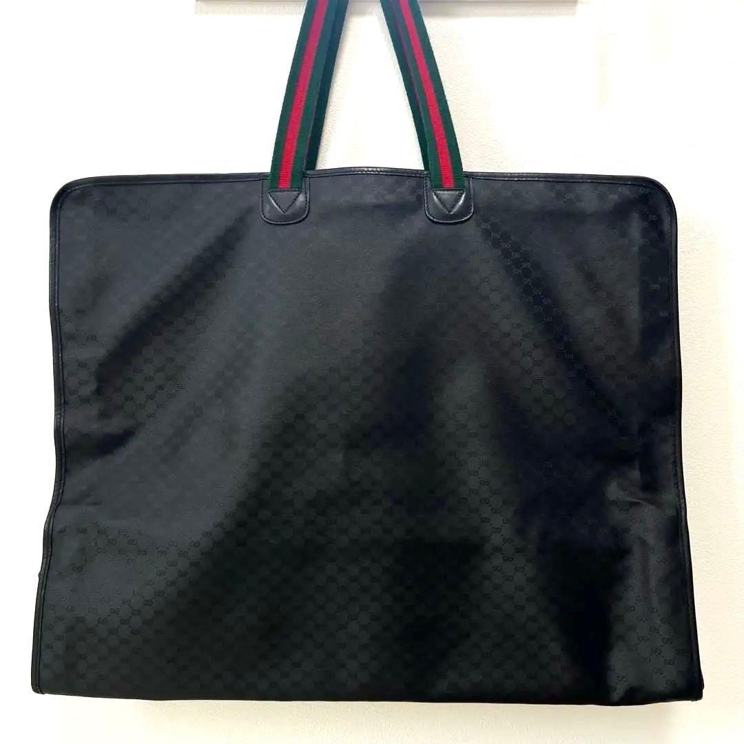 極美品　GUCCI ＧＧ柄　レザー　ガーメントケース　ハンガーつき　黒