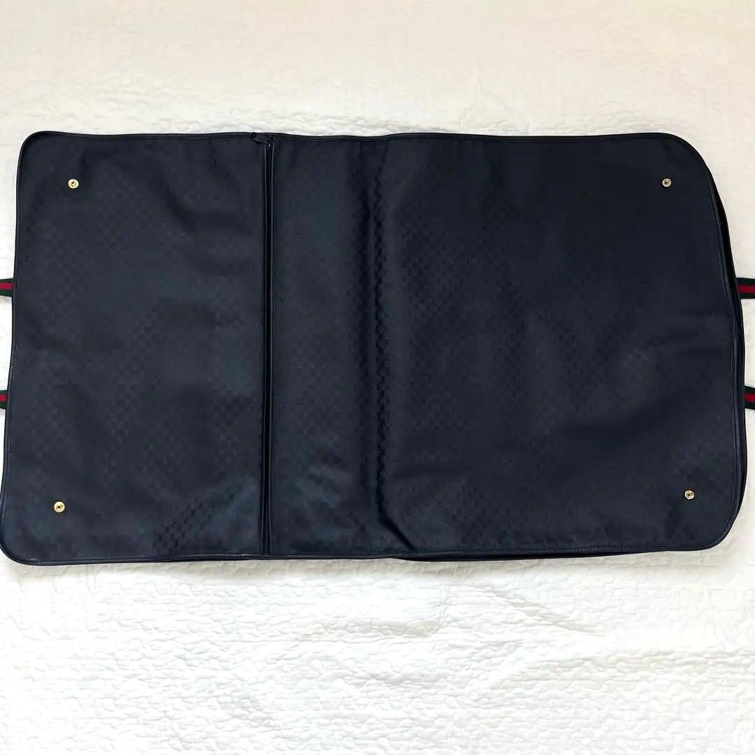 極美品　GUCCI ＧＧ柄　レザー　ガーメントケース　ハンガーつき　黒