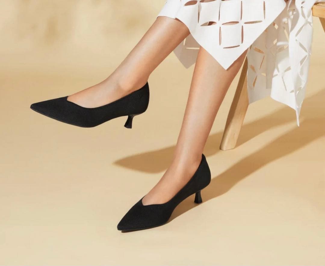 VIVAIA Scarlett]ポインテッドトゥ キトゥンヒール パンプス