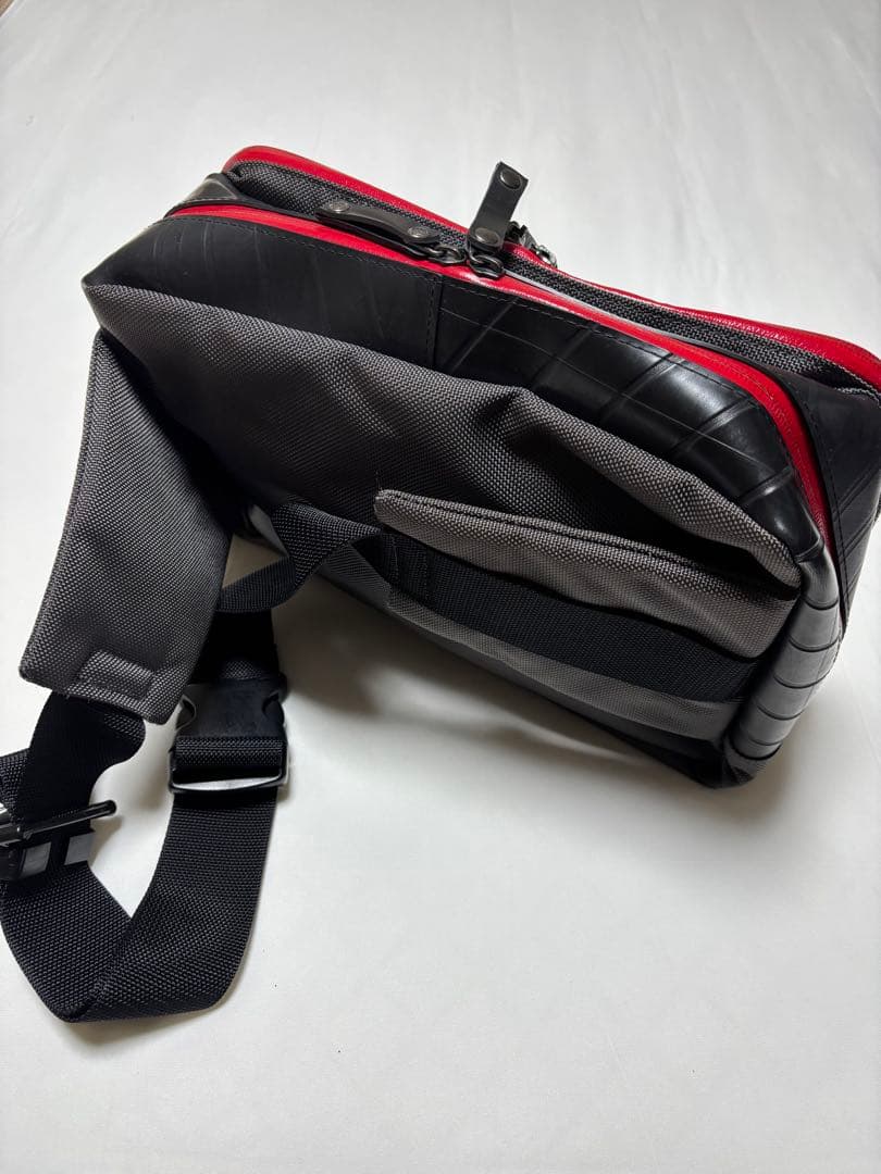 ⭐️値下げ　SEAL モバイラーズボディバッグ　レッド×グレー