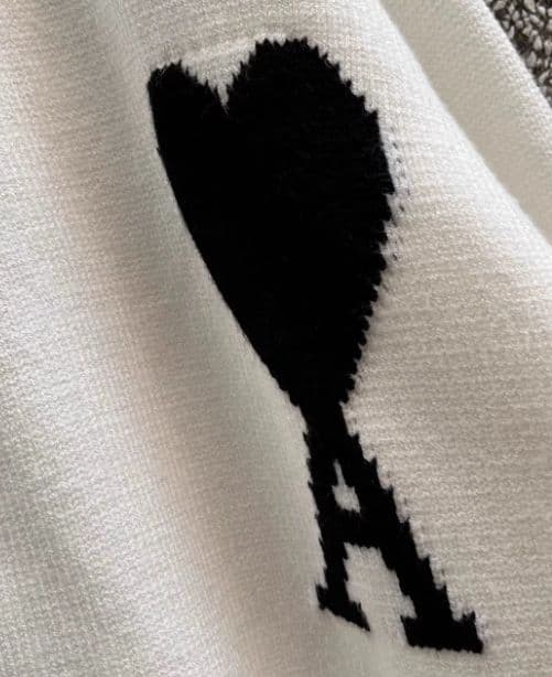 AMI PARIS ニットセーター ハート刺繍 男女兼用