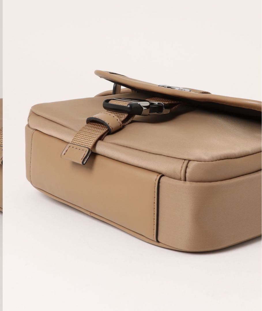 MICHAEL KORS マイケルコースナイロン ユーティリティー クロスボディ