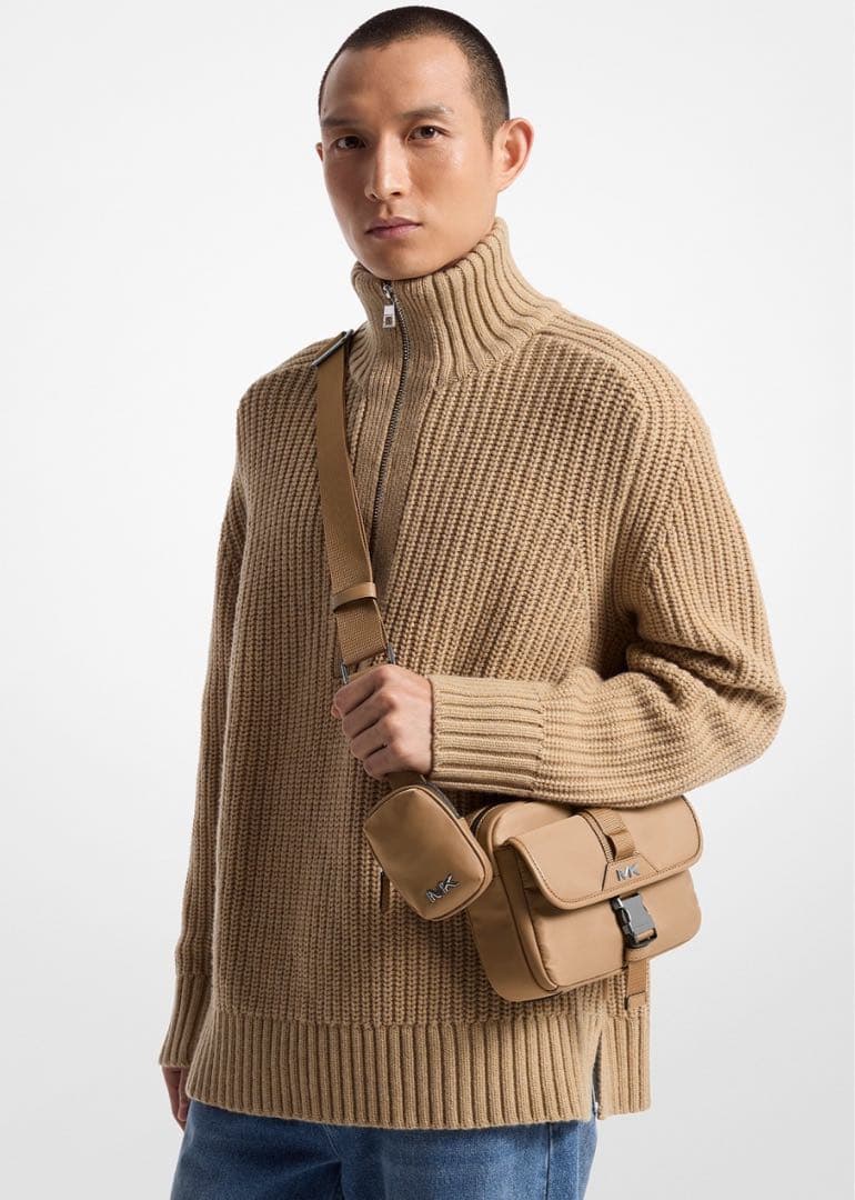 MICHAEL KORS マイケルコースナイロン ユーティリティー クロスボディ