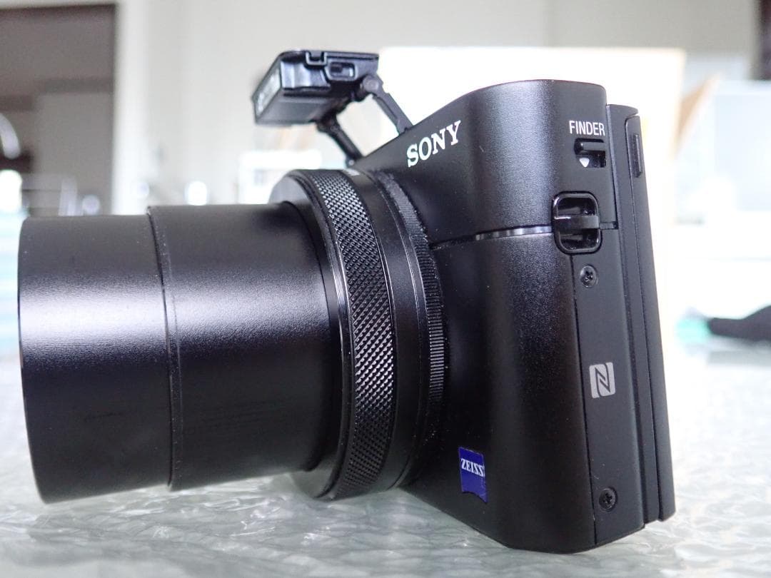 SONY　サイバーショット DSC-RX100M5A　中古です