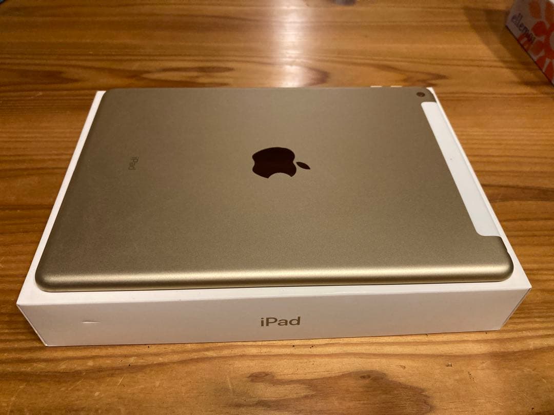 SIMフリー iPad 32GB Wi-Fi+Cellular MPG42J/A