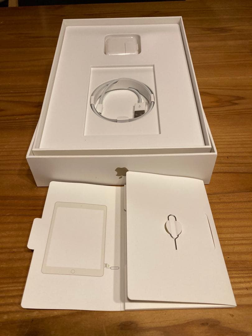 SIMフリー iPad 32GB Wi-Fi+Cellular MPG42J/A