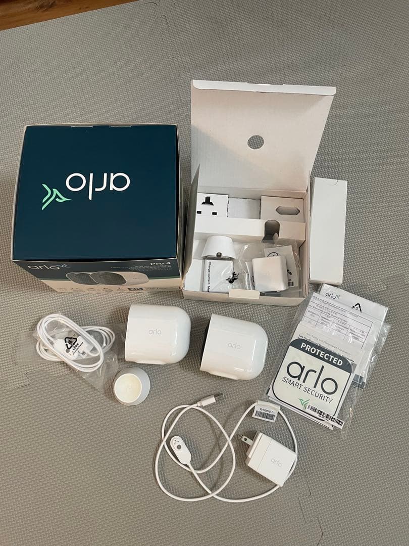 美品　Arlo Pro 4 2K 防犯カメラ2個セット