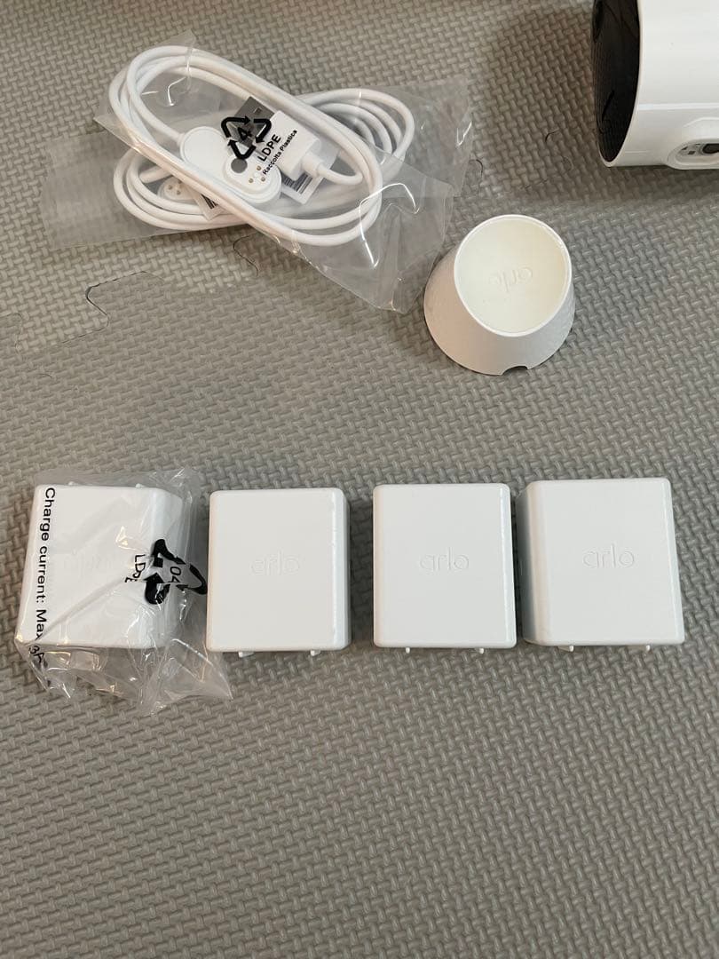 美品　Arlo Pro 4 2K 防犯カメラ2個セット