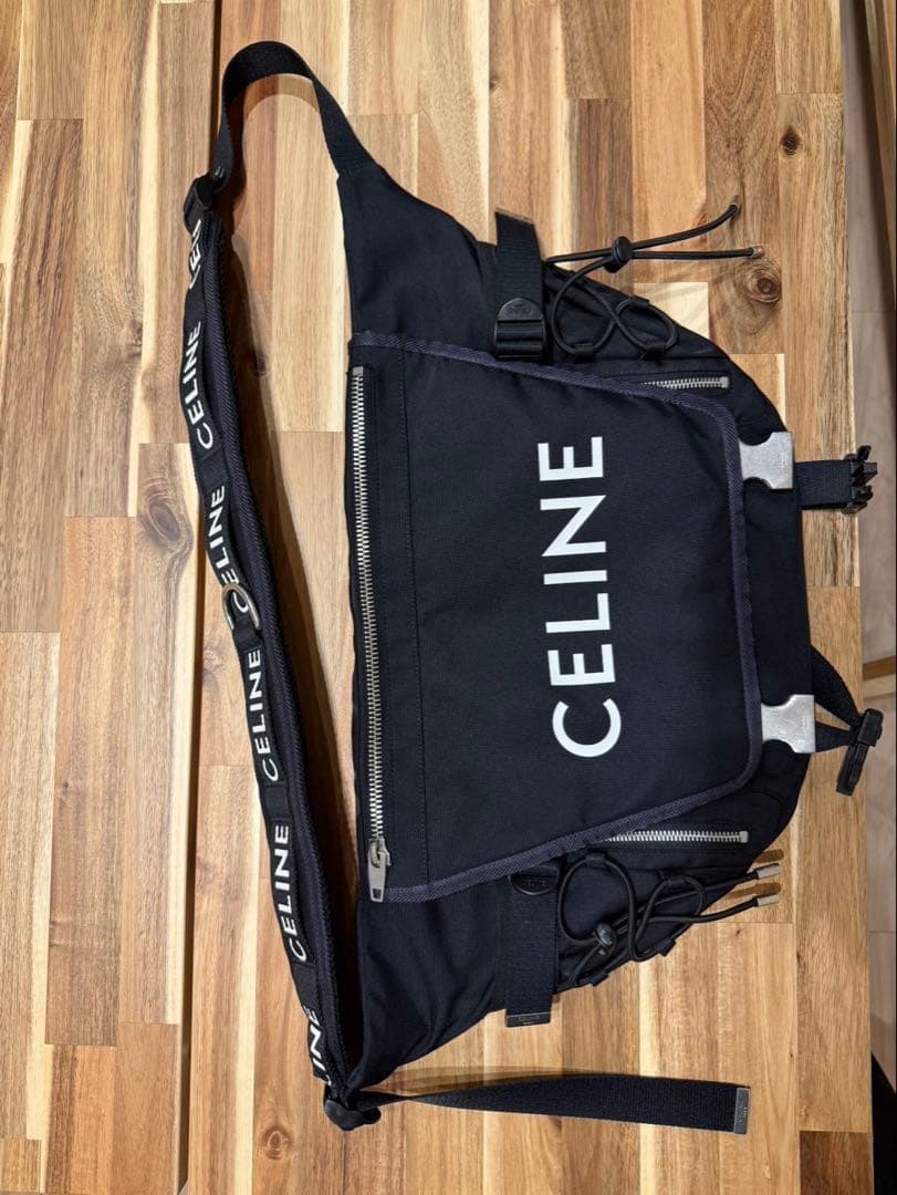 CELINE ブラック メッセンジャーバッグ