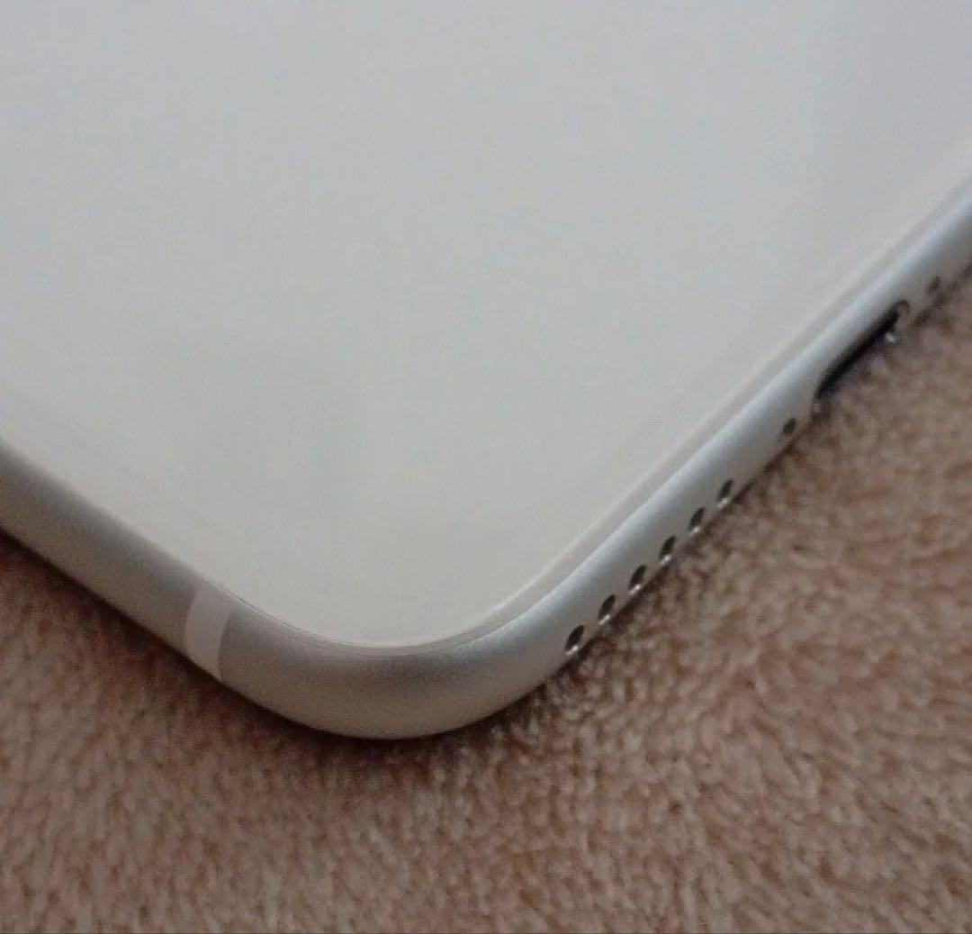 Apple iPhone SE2世代ホワイト SMフリーバッテリー82%