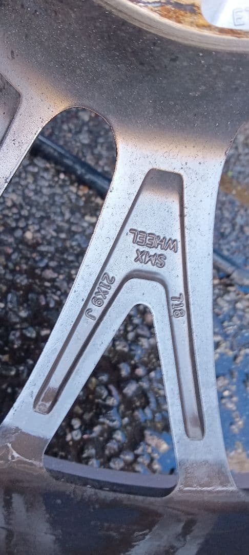 ロクサーニ マルチフォルケッタ　MS3 21インチ タイヤホイール4本セット