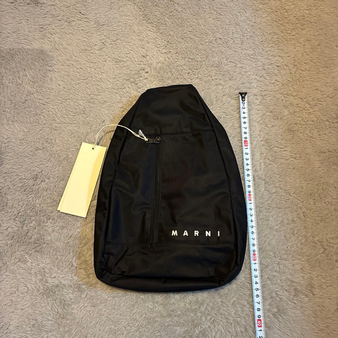 く*ま様 【新品】MARNI マルニ (M01634 M00TJ) ボディバッグ