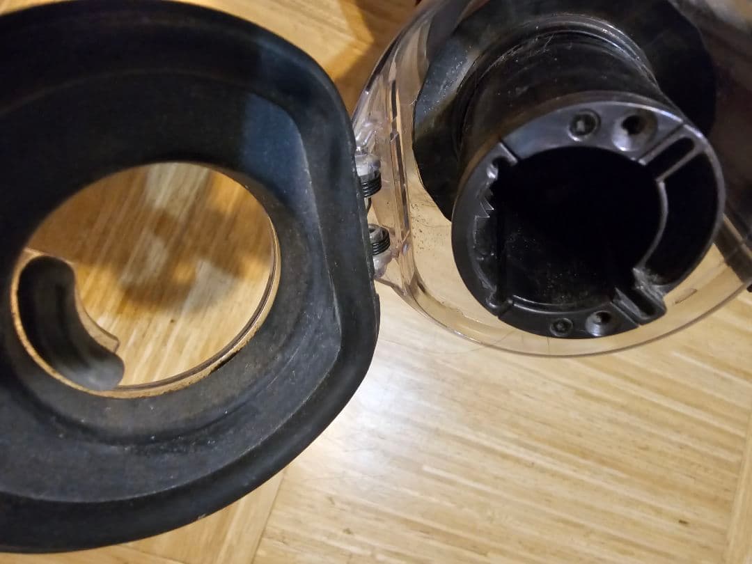 美品USED！ dysonスティッククリーナー本体 タブルヘッド　紫と黒