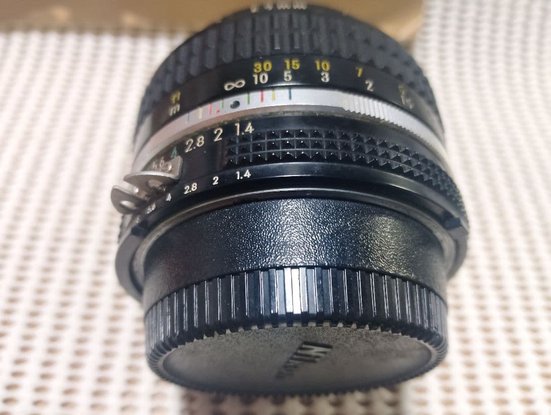 Nikon FE 一眼レフカメラ 50mmレンズ付き 望遠レンズ