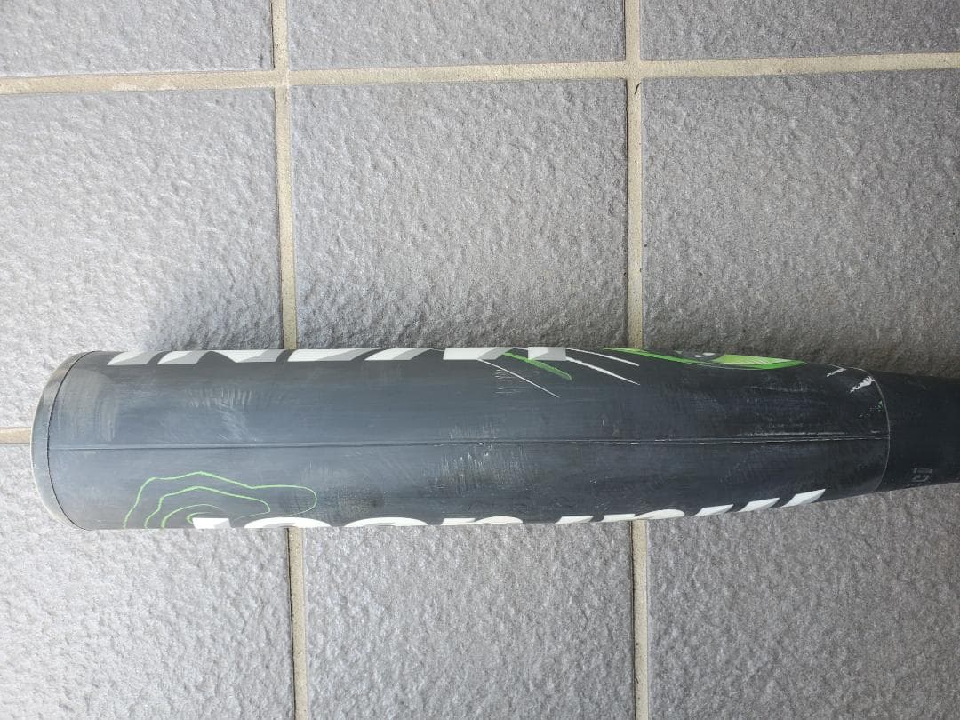 Marucci Cusher 19 バット ブラック/グリーン