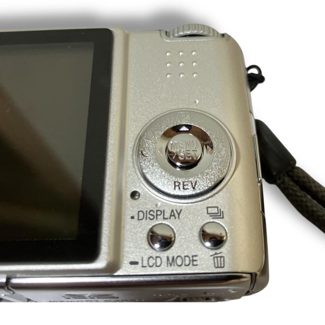 LUMIX DMC-FX07 パナソニック コンパクトデジタルカメラ シルバー