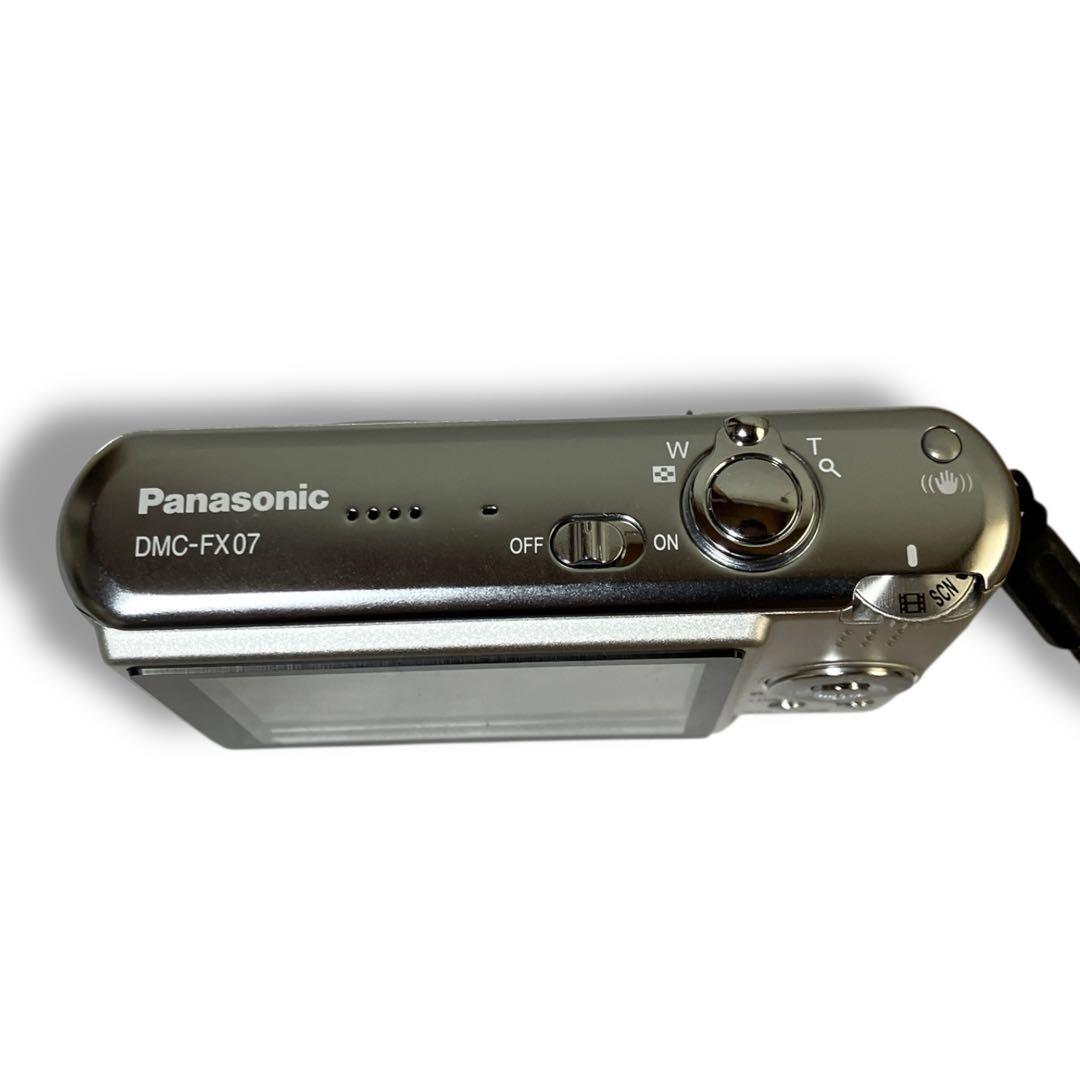 LUMIX DMC-FX07 パナソニック コンパクトデジタルカメラ シルバー