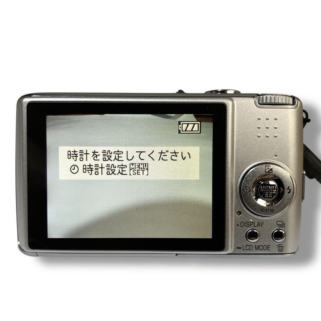 LUMIX DMC-FX07 パナソニック コンパクトデジタルカメラ シルバー